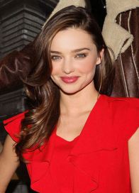 Miranda Kerr - chestnut hair with gold highlights